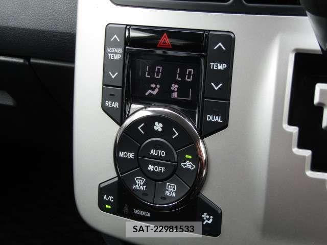 Toyota NOAH 2013-06 279506-9