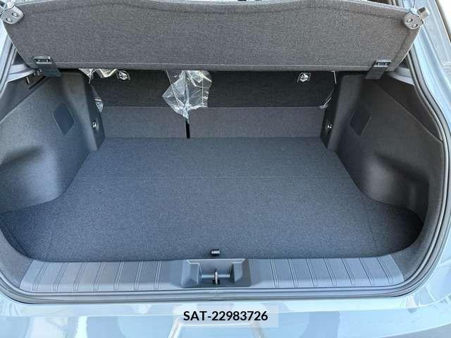 Lexus LBX 2024-03 354057-17