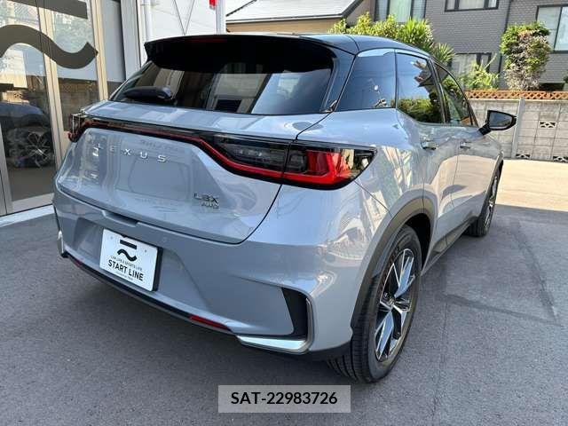 Lexus LBX 2024-03 354057-4