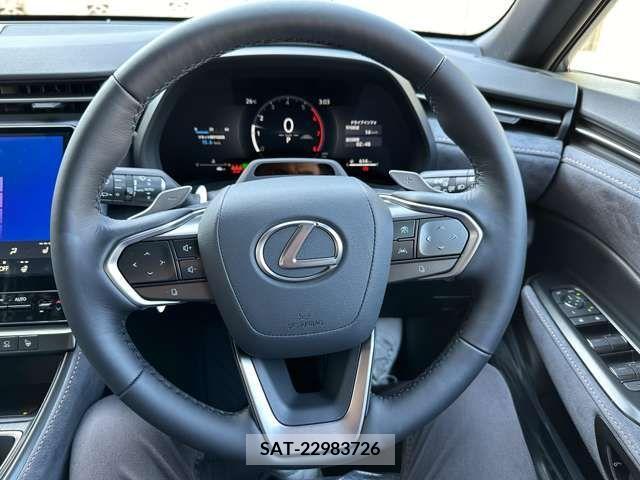 Lexus LBX 2024-03 354057-12