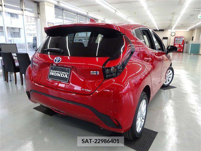 Toyota AQUA 2022-11 356094-7