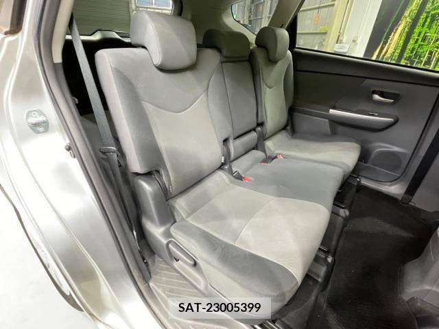 Toyota PRIUS ALPHA 2012-02 282469-9