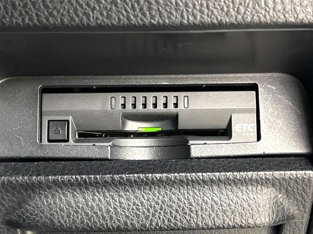 Toyota NOAH 2016-12 11704-7