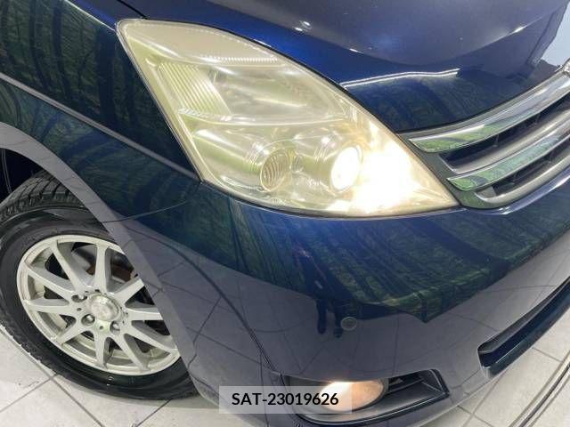 Toyota ISIS 2008-09 299979-13