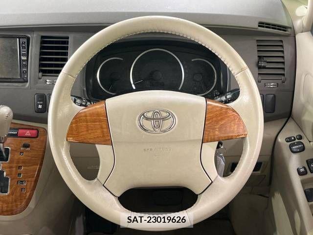Toyota ISIS 2008-09 299979-12