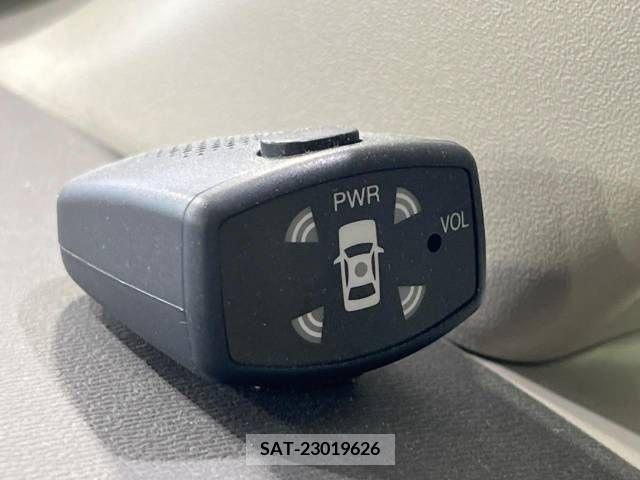 Toyota ISIS 2008-09 299979-5