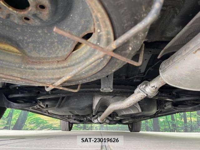 Toyota ISIS 2008-09 299979-19
