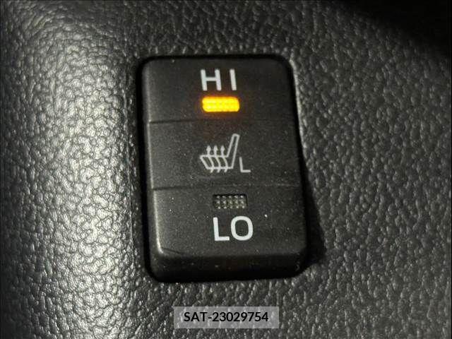 Toyota PRIUS 2016-06 341089-4