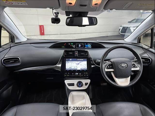 Toyota PRIUS 2016-06 341089-1