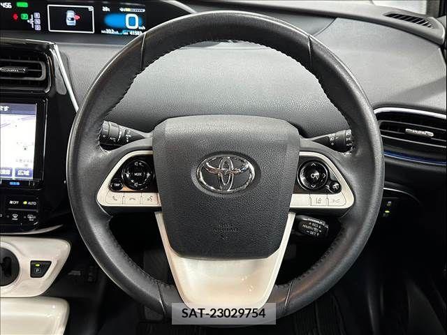 Toyota PRIUS 2016-06 341089-12