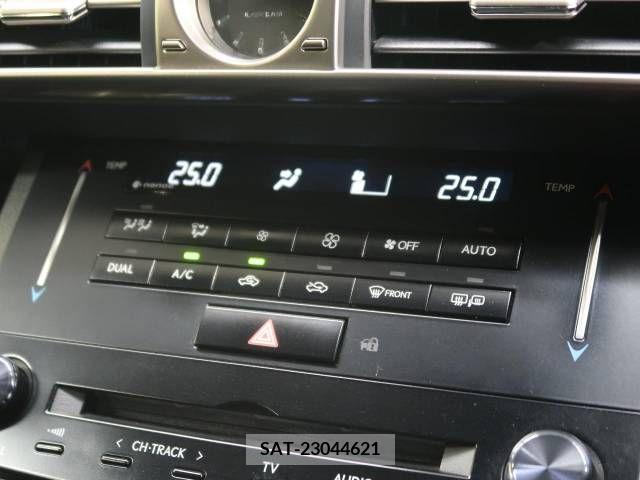 Lexus IS 2013-10 300071-7