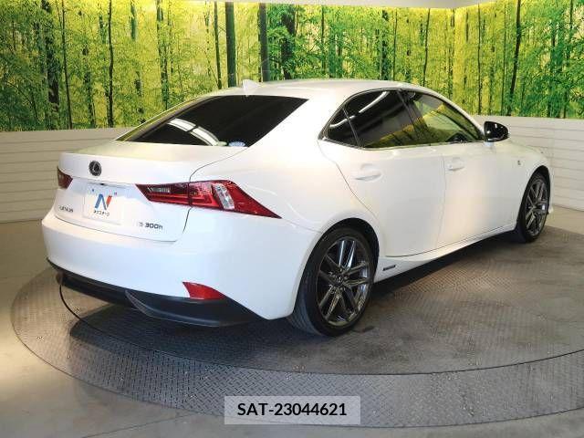Lexus IS 2013-10 300071-17