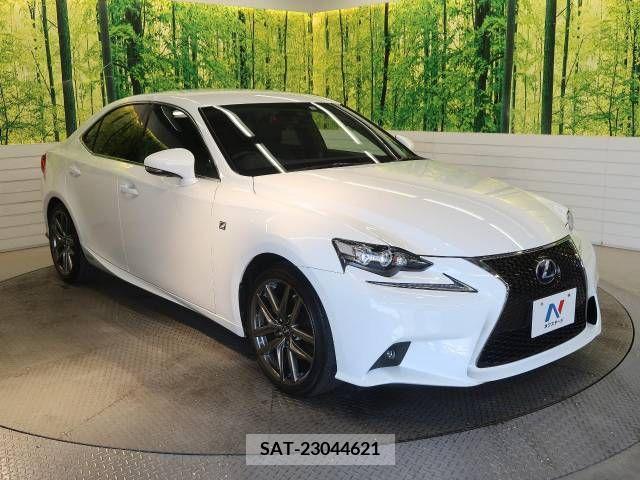 Lexus IS 2013-10 300071-16