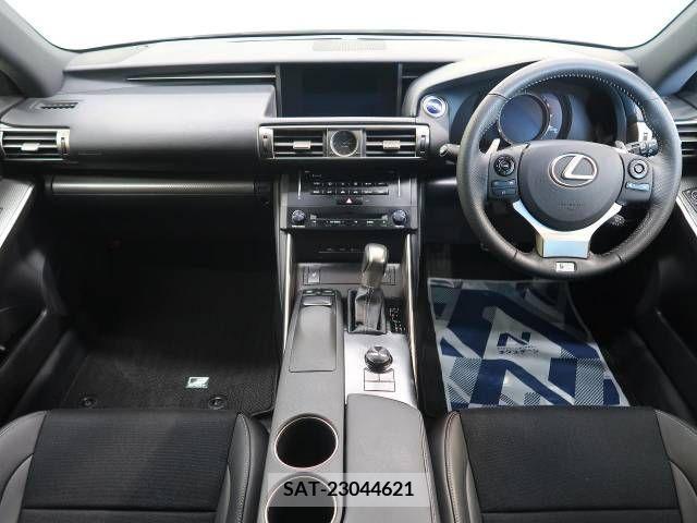 Lexus IS 2013-10 300071-1
