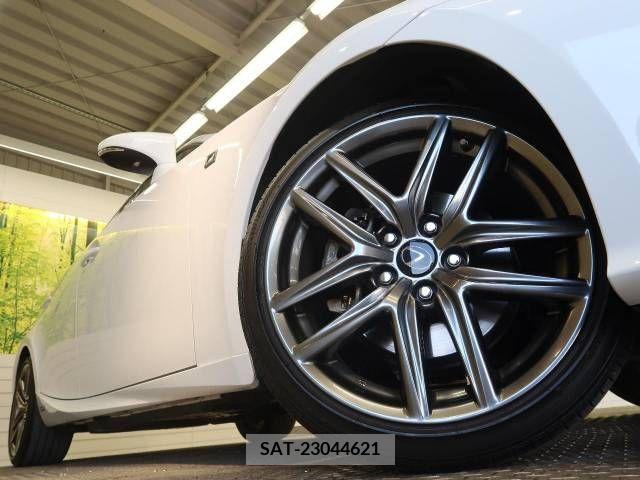 Lexus IS 2013-10 300071-13
