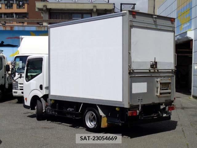 Nissan ATLAS 2017-05 293588-1
