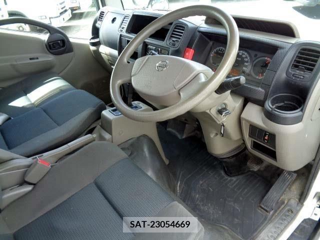 Nissan ATLAS 2017-05 293588-2