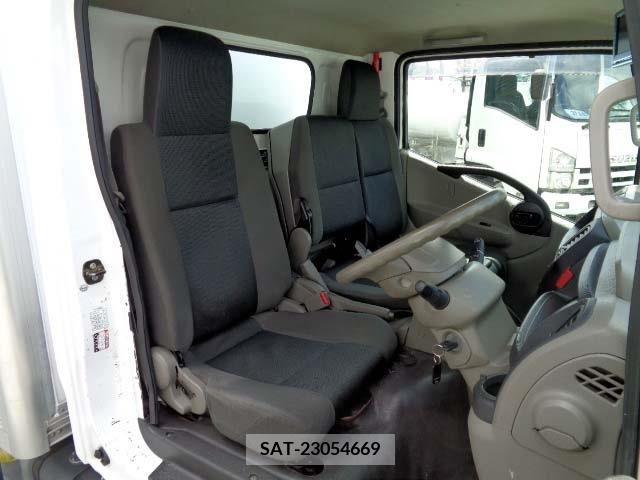 Nissan ATLAS 2017-05 293588-4