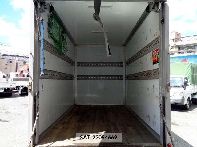 Nissan ATLAS 2017-05 293588-8