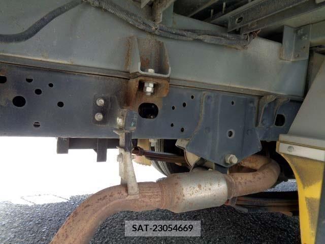 Nissan ATLAS 2017-05 293588-14