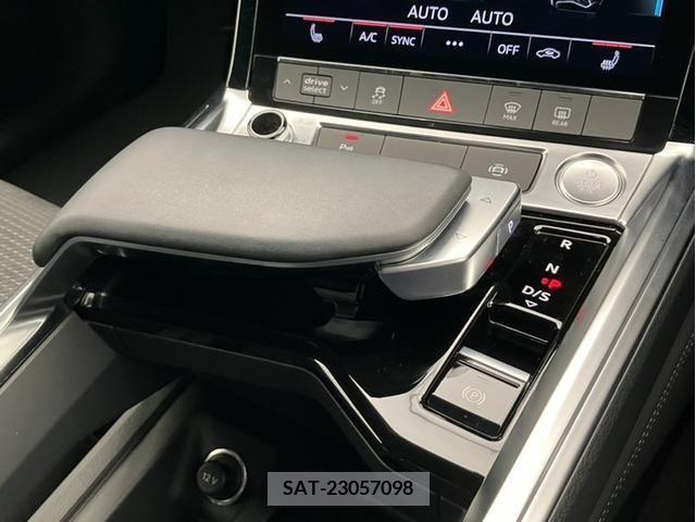 Audi E-TRON 2022-02 216967-12
