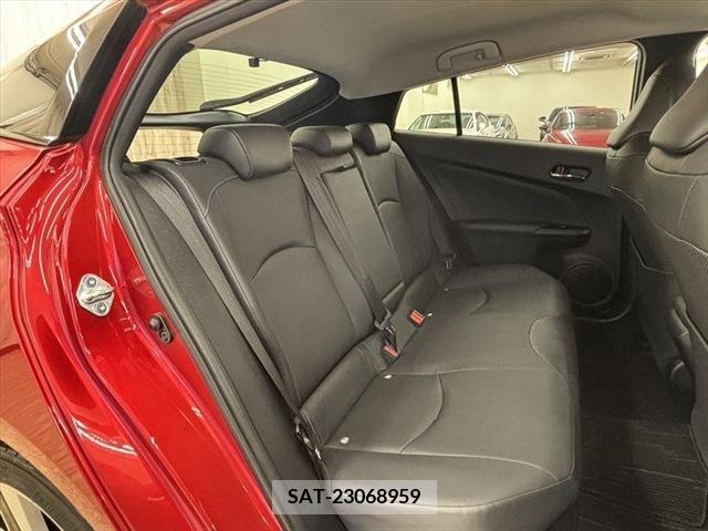 Toyota PRIUS 2016-06 330340-5