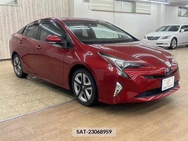 Toyota PRIUS 2016-06 330340-11