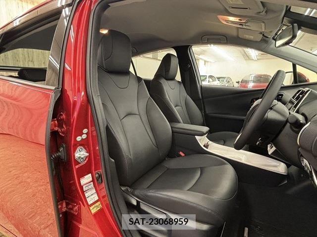 Toyota PRIUS 2016-06 330340-4