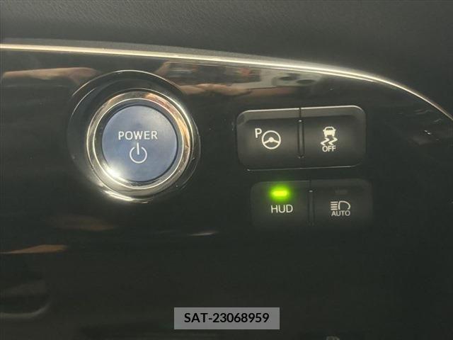 Toyota PRIUS 2016-06 330340-3