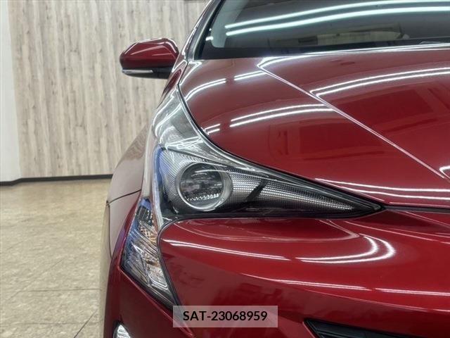 Toyota PRIUS 2016-06 330340-18