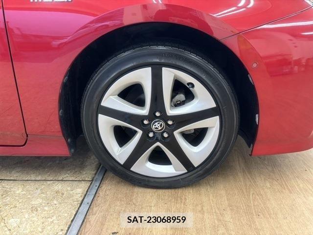 Toyota PRIUS 2016-06 330340-9