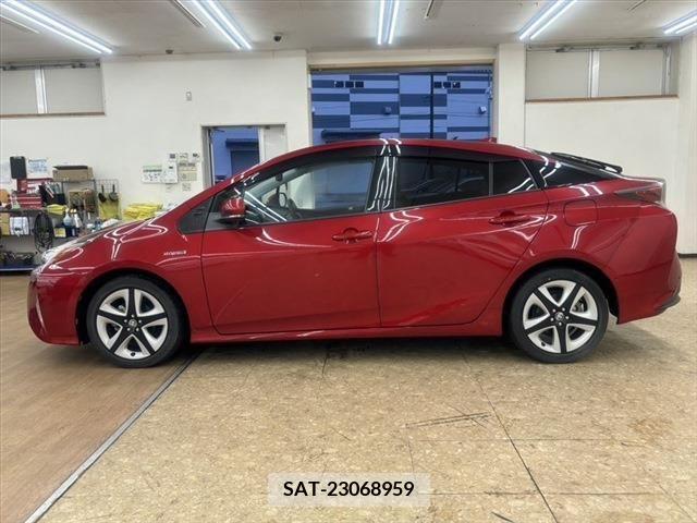 Toyota PRIUS 2016-06 330340-16