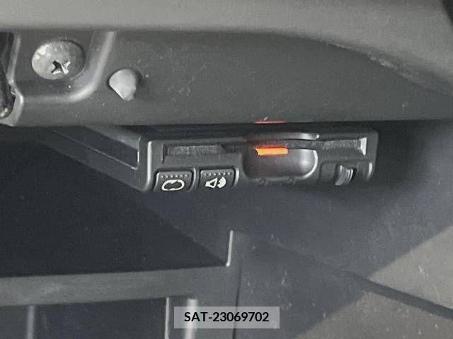 Nissan NOTE 2015-09 327821-4