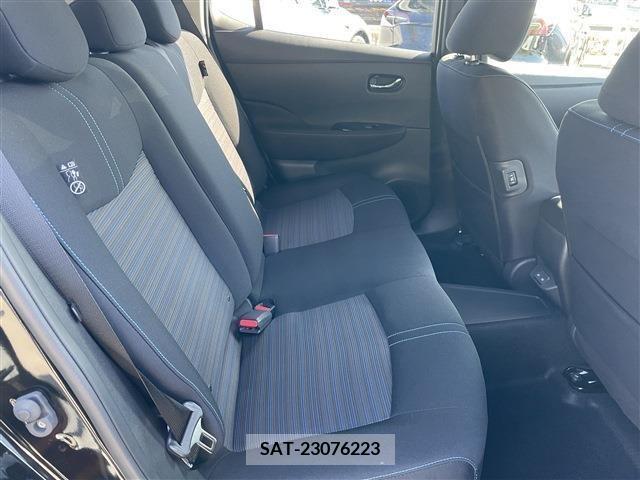 Nissan LEAF 2021-11 221661-18