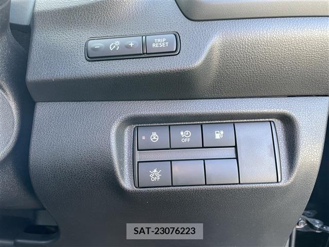 Nissan LEAF 2021-11 221661-16