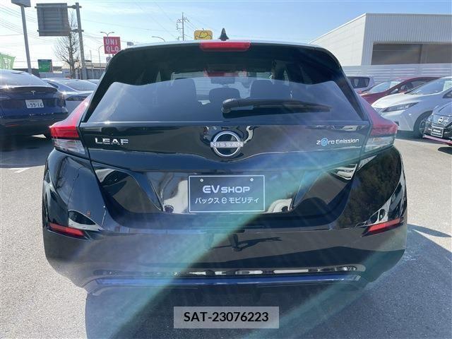 Nissan LEAF 2021-11 221661-5