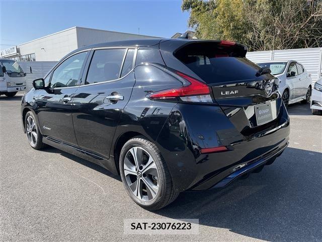 Nissan LEAF 2021-11 221661-4