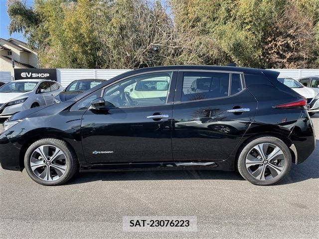 Nissan LEAF 2021-11 221661-3