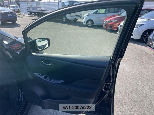 Nissan LEAF 2021-11 221661-9