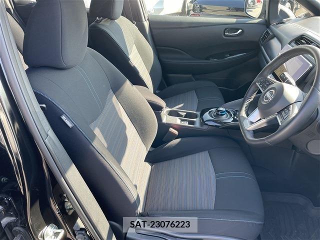 Nissan LEAF 2021-11 221661-8