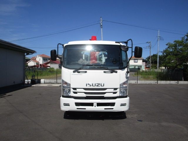 Isuzu FORWARD 2017-03 8068-1