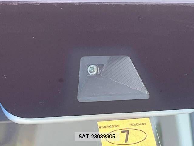 Honda N BOX 2018-02 306957-2