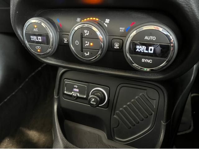 Jeep RENEGADE 2017-07 13452-7