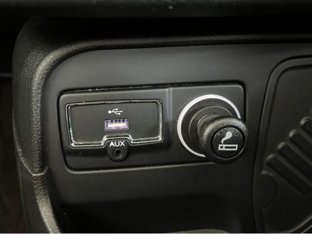 Jeep RENEGADE 2017-07 13452-8