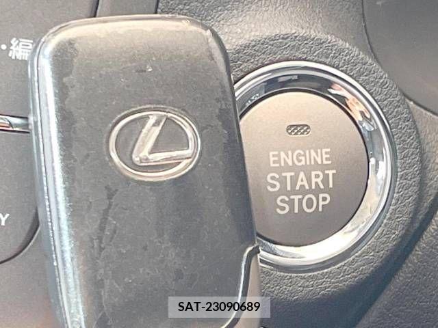 Lexus IS 2012-02 275401-8