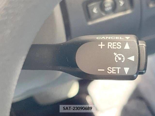 Lexus IS 2012-02 275401-4