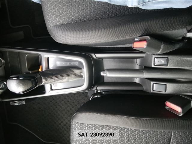Suzuki SWIFT 2022-09 246837-9