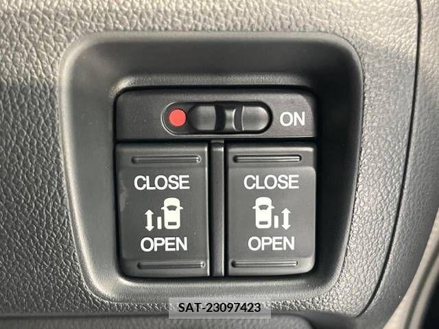 Honda N BOX CUSTOM 2015-01 338403-2