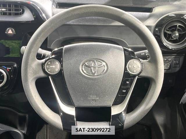 Toyota AQUA 2018-10 377036-11