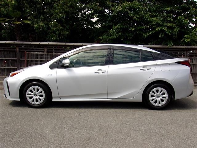 Toyota PRIUS 2019-06 3275-5